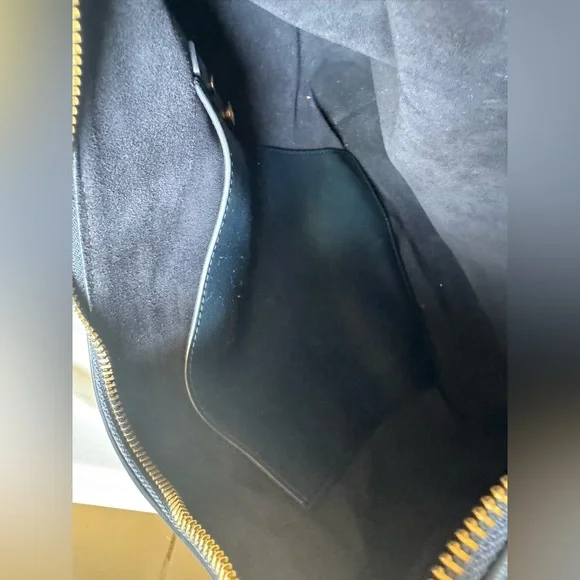 Cuyana Oversized Celestia Bag in Navy Blue - Picture 9 of 16